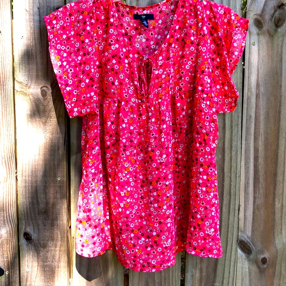 Cute Gap top 🌺